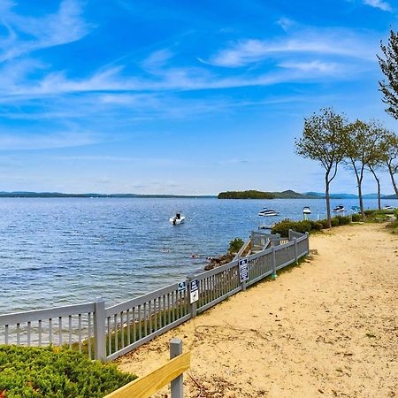 Samoset Condo On Lake Winnipesaukee Gilford Room photo